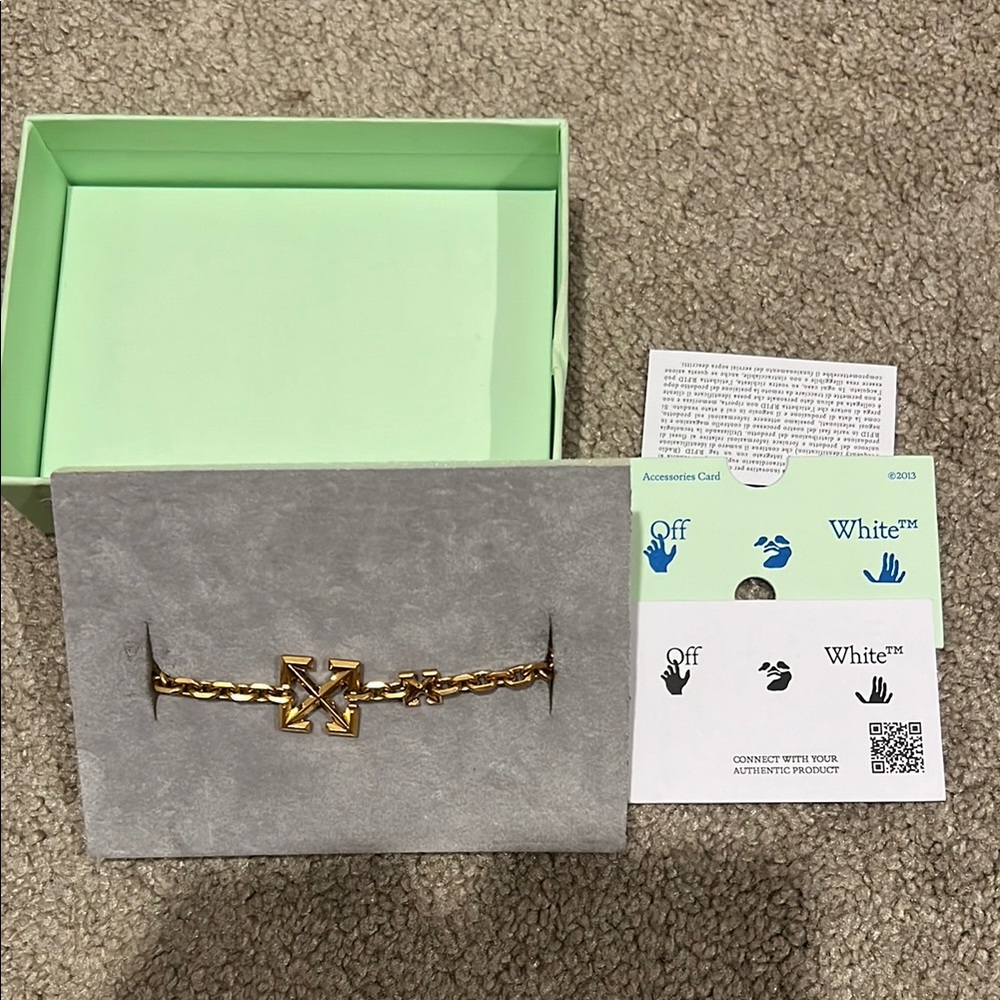 Off White Gold Chain Bracelet